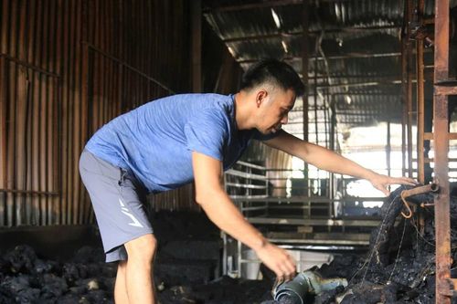 Bỏ của cứu người, vợ chồng trắng tay sau vụ cháy 4 nhà ở Lào Cai