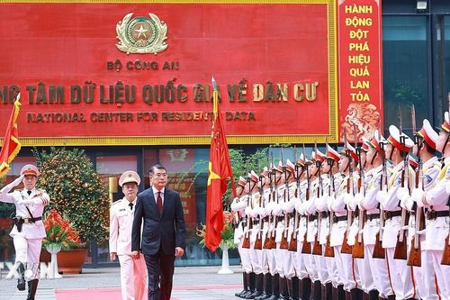 Thủ tướng dự Lễ kỷ niệm 80 năm Ngày truyền thống Cảnh sát Quản lý hành chính về trật tự xã hội