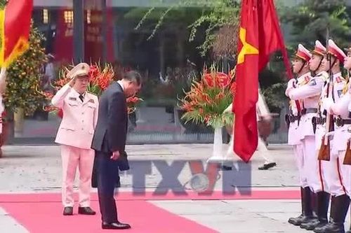 Góp phần xây dựng nền hành chính phục vụ