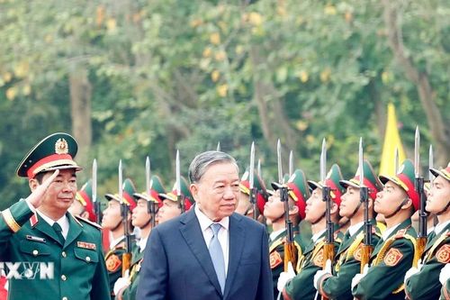 Xây dựng Lực lượng vũ trang Quân khu 1 vững mạnh toàn diện