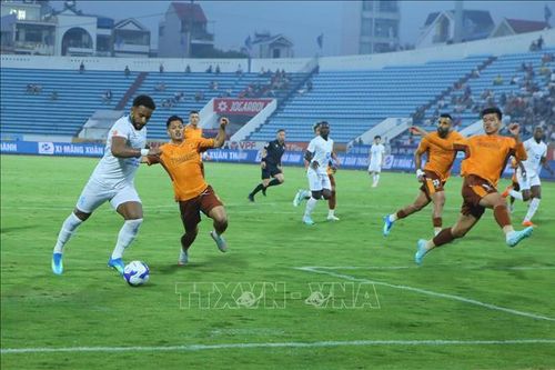 V.League 1-2025/2026: Thu hẹp khoảng cách
