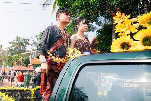 Vui Tết Bunpimay ở Buôn Đôn, gắn kết văn hóa nơi vùng biên Việt Nam – Lào