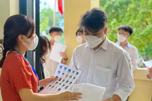 Thí sinh có thể bị xử lý hình sự nếu gian lận công nghệ cao trong kỳ thi tốt nghiệp THPT