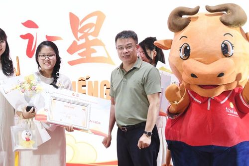 Học sinh lớp 6 giành giải Nhất 'Ngôi sao tiếng Trung 2026'