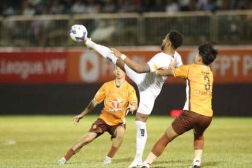 Điểm tin bóng đá Việt Nam 12/4: HAGL quật ngã Nam Định; Sao U23 Việt Nam nén đau ra sân