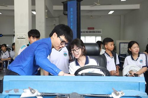 Tọa đàm giải pháp phối hợp trong công tác hướng nghiệp và phân luồng học sinh sau trung học cơ sở