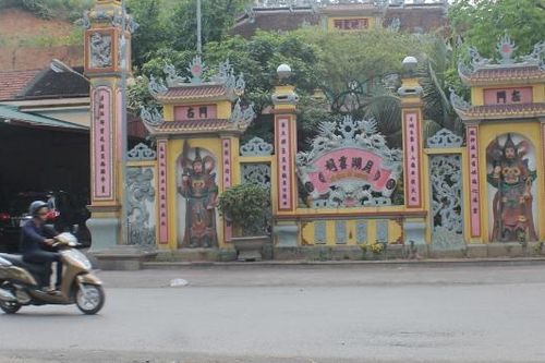 Linh thiêng đền Nguyệt Hồ