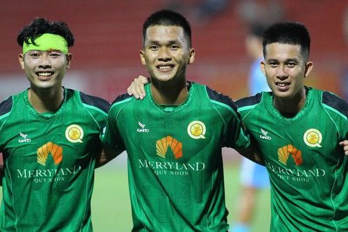 Quy Nhơn United nối dài chuỗi trận thắng, củng cố vững chắc vị trí thứ 2