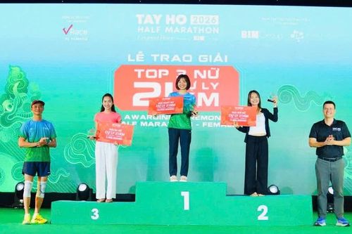 Phạm Thị Hồng Lệ về nhì cự ly 21 km tại Giải chạy Tay Ho Half Marathon 2026