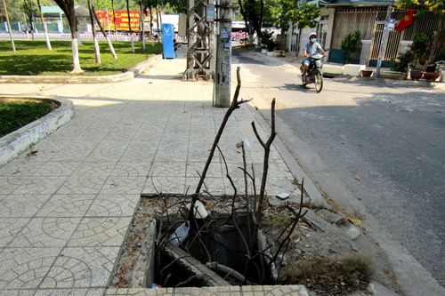 Hố ga bị sập nắp đậy