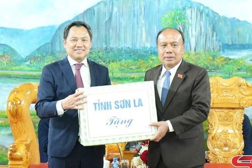 Đồng chí Chủ tịch UBND tỉnh Sơn La làm việc tại tỉnh Hủa Phăn, nước CHDCND Lào