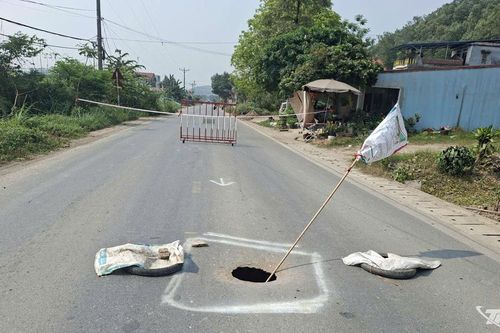 Tạm dừng lưu thông tuyến đường Đồng Hỷ – Văn Lăng do xuất hiện hố lún sụt