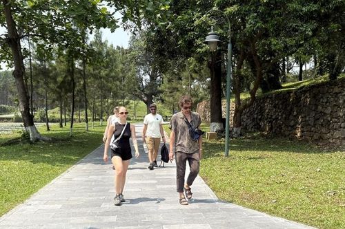 Du lịch phải biết kể chuyện