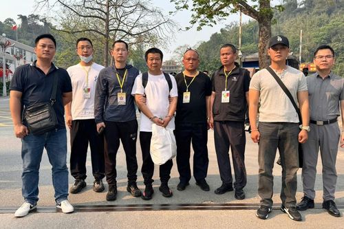 Bắt giữ đối tượng người Trung Quốc bị truy nã quốc tế