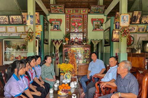 Hiên ngang Giồng Bốm