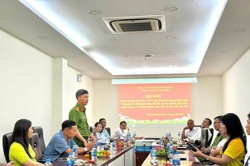 Công an xã Phú Hòa Đông tuyên truyền đảm bảo ANTT, phòng, chống cướp tài sản