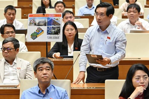 Đại biểu Quốc hội đề xuất Hà Nội cho đỗ xe trên vỉa hè có điều kiện