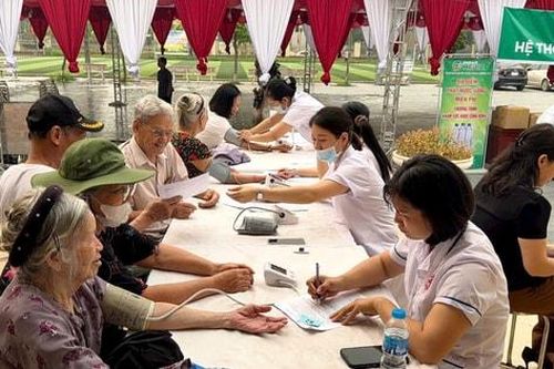Xã Vĩnh Thanh tăng cường chăm sóc sức khỏe người dân từ cơ sở