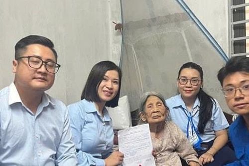 Khi 'bàn làm việc' đến tận nhà dân: Hành động nhỏ, ý nghĩa lớn
