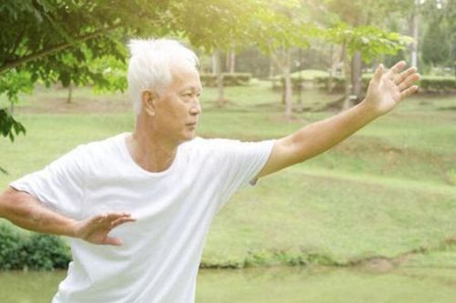 Vợ mất, con cái làm ăn xa, cụ ông tiết lộ 3 điều giúp bản thân có tuổi già hạnh phúc khiến cả làng ghen tỵ