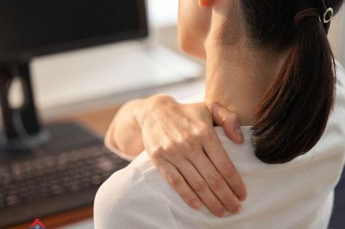 Giảm đau mỏi cổ vai gáy cho dân văn phòng