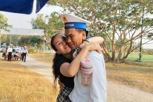 Cuộc thăm gặp ấm cúng dành cho các chiến sĩ hải quân mới