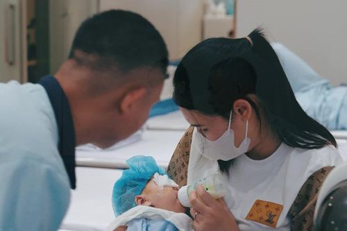 Chạy đua với thời gian giữ đôi mắt cho bệnh nhi