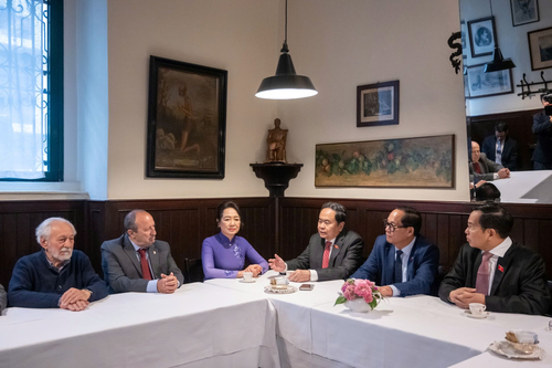 Chủ tịch Quốc hội thăm nơi lưu dấu Chủ tịch Hồ Chí Minh tại thành phố Milan, Italy