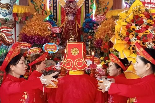 Linh thiêng Lễ hội Bà Phường Chào