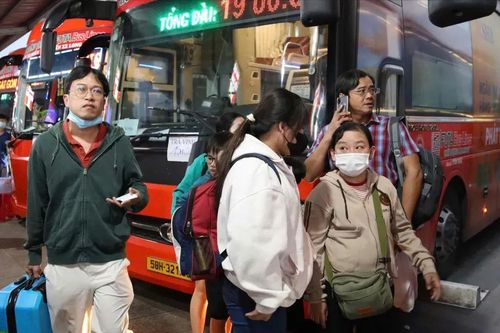 Cao điểm đi lại dịp lễ 30-4, 1-5: Tăng cường phương tiện, kiểm soát giá vé