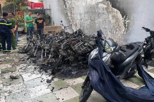 TPHCM: Điều tra vụ cháy nhiều xe máy ở phường Trung Mỹ Tây