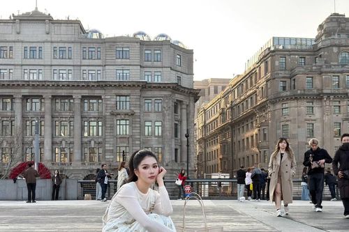 Ngọc Trinh gây sốt với diện mạo trong veo như thiếu nữ