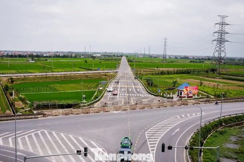 Tuyến đường hơn 560 tỷ đồng vẫn 'chia cắt' sau 1 năm khánh thành