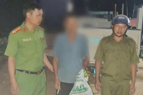 Công an tìm thấy người đàn ông trong rừng sau 3 ngày đi lạc