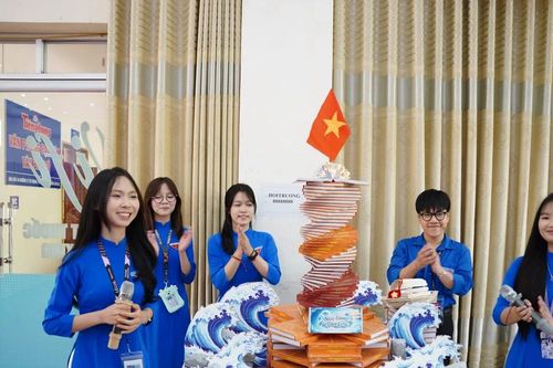 Nữ sinh giải Nhất quốc gia môn Ngữ văn tiết lộ 'bí kíp' đọc sách hiệu quả