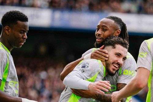 Man City thắng đẹp Chelsea: Đàn 'cá mập' tấn công Premier League
