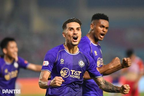Hà Nội FC thăng hoa; Man City áp sát ngôi đầu Ngoại Hạng Anh