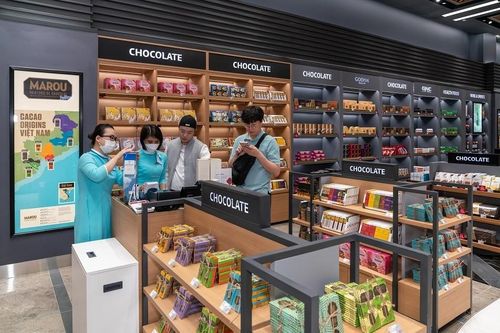 'Mở khóa' chính sách, phát triển mô hình outlet và cửa hàng miễn thuế