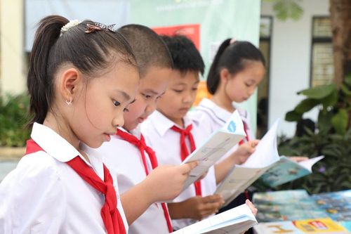 Từ những quyển sách giáo khoa miễn phí đầu tiên