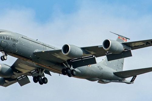 Hình ảnh máy bay tiếp dầu KC-135R của Mỹ bị hư hại sau cuộc tấn công từ Iran