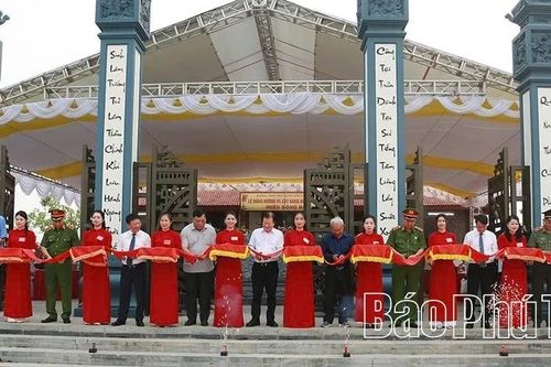 Dâng hương tưởng niệm Tả tướng quốc Trần Nguyên Hãn và khánh thành miếu Đông Hồ