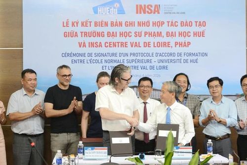 Ký kết hợp tác đào tạo giữa Trường Đại học Sư phạm và Trường INSA Centre Val de Loire