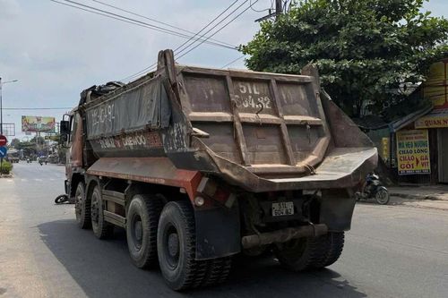 TP.HCM: Xe ben va chạm xe máy, cô gái tử vong tại chỗ