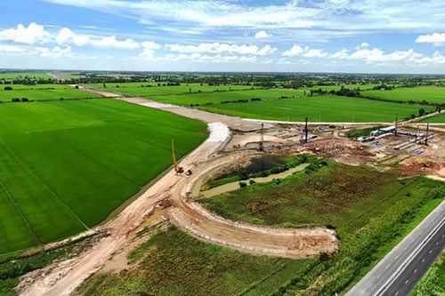 Cần Thơ cấp 3 mỏ cát biển, chạy đua nguồn vật liệu cho cao tốc trục ngang