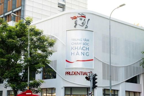 Prudential lãi lớn trên 4.900 tỷ đồng nhờ 'trụ đỡ' tài chính, bảo hiểm chưa thoát 'vùng trũng'