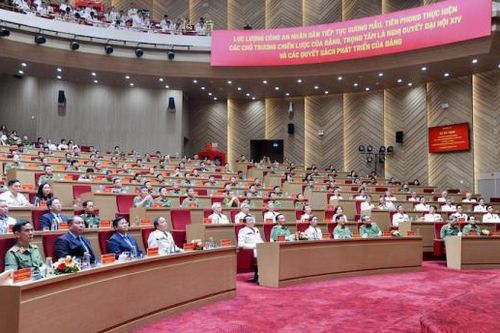 Cục Kế hoạch và Tài chính đón nhận Huân chương Quân công hạng Ba