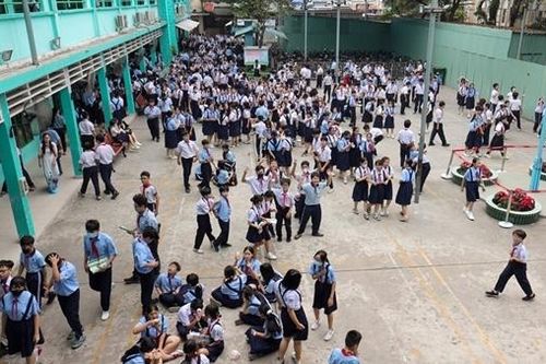 Sau vụ hàng trăm học sinh ngộ độc: Các trường lân cận tạm dừng ăn bán trú