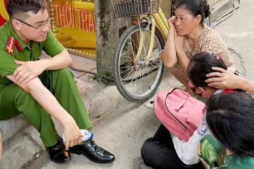 Công an xã kịp thời hỗ trợ nữ sinh 15 tuổi bị lạc đường trong trạng thái hoảng loạn giữa trưa nắng