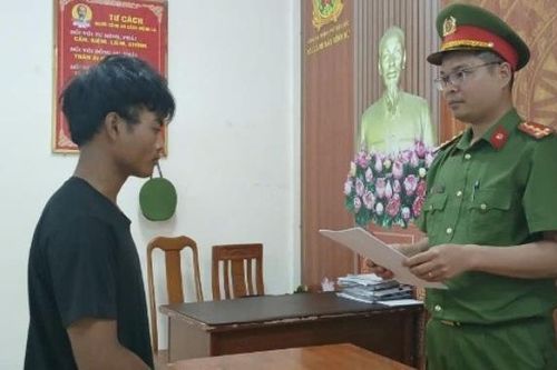 Hai đối tượng giả danh công an cướp xe, điện thoại bị bắt sau 12 giờ gây án