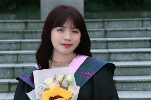 Lời nhắn xúc động từ giường bệnh của cô gái 24 tuổi mắc ung thư giai đoạn cuối